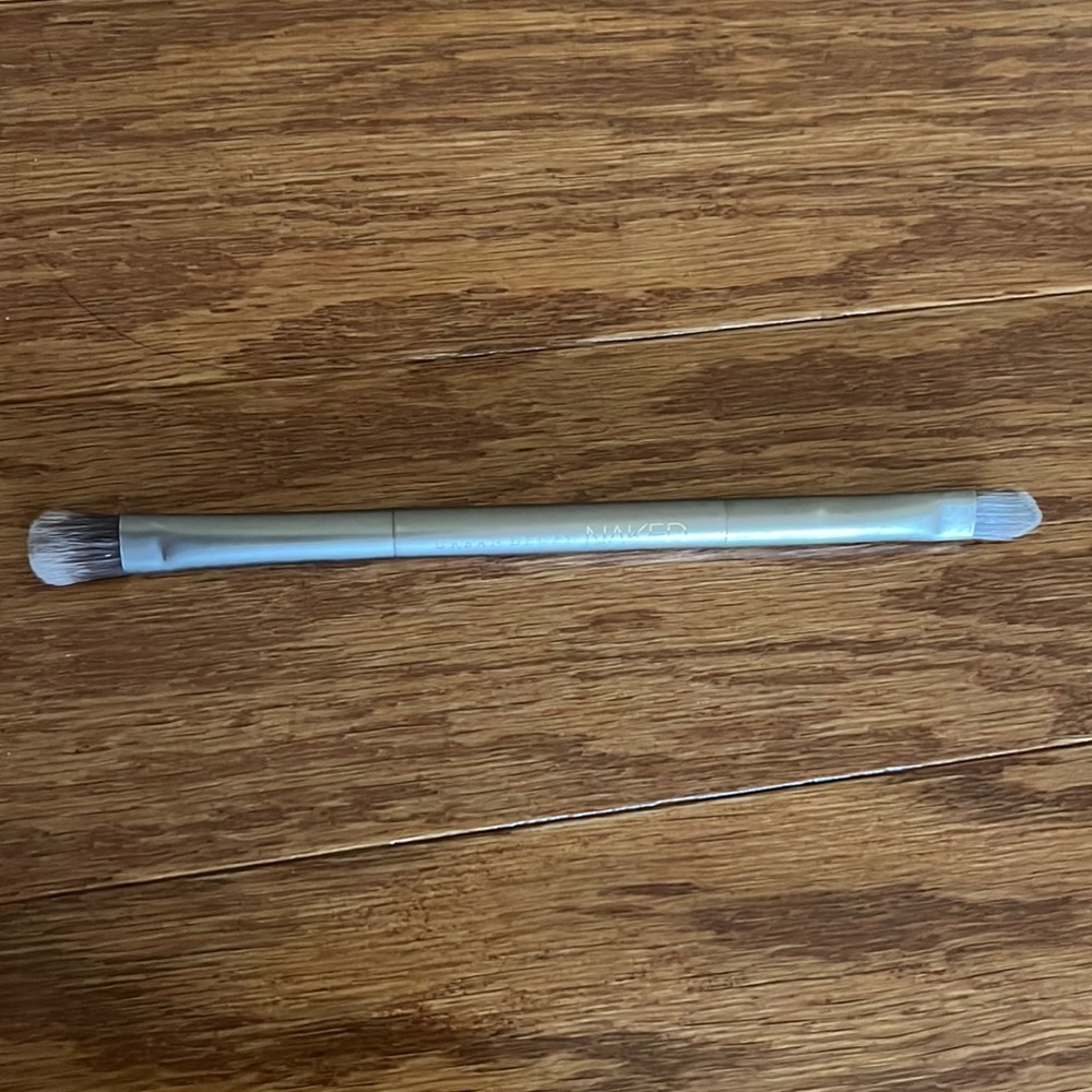 Urban Decay Naked Makeup Brush